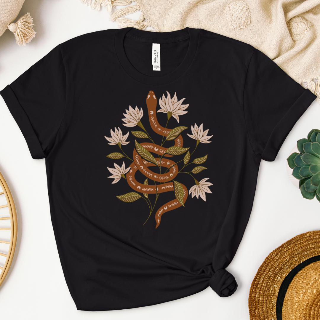 Camiseta Boho Serpiente y Flores Unisex