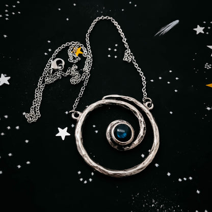 Conjunto de joyería de la Vía Láctea - Collar y aretes de plata en espiral con