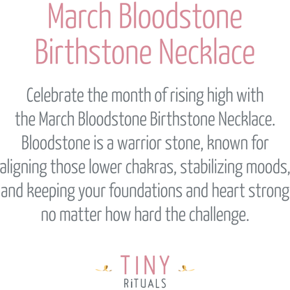 Collar con piedra natal de piedra de sangre de marzo de Tiny Rituals